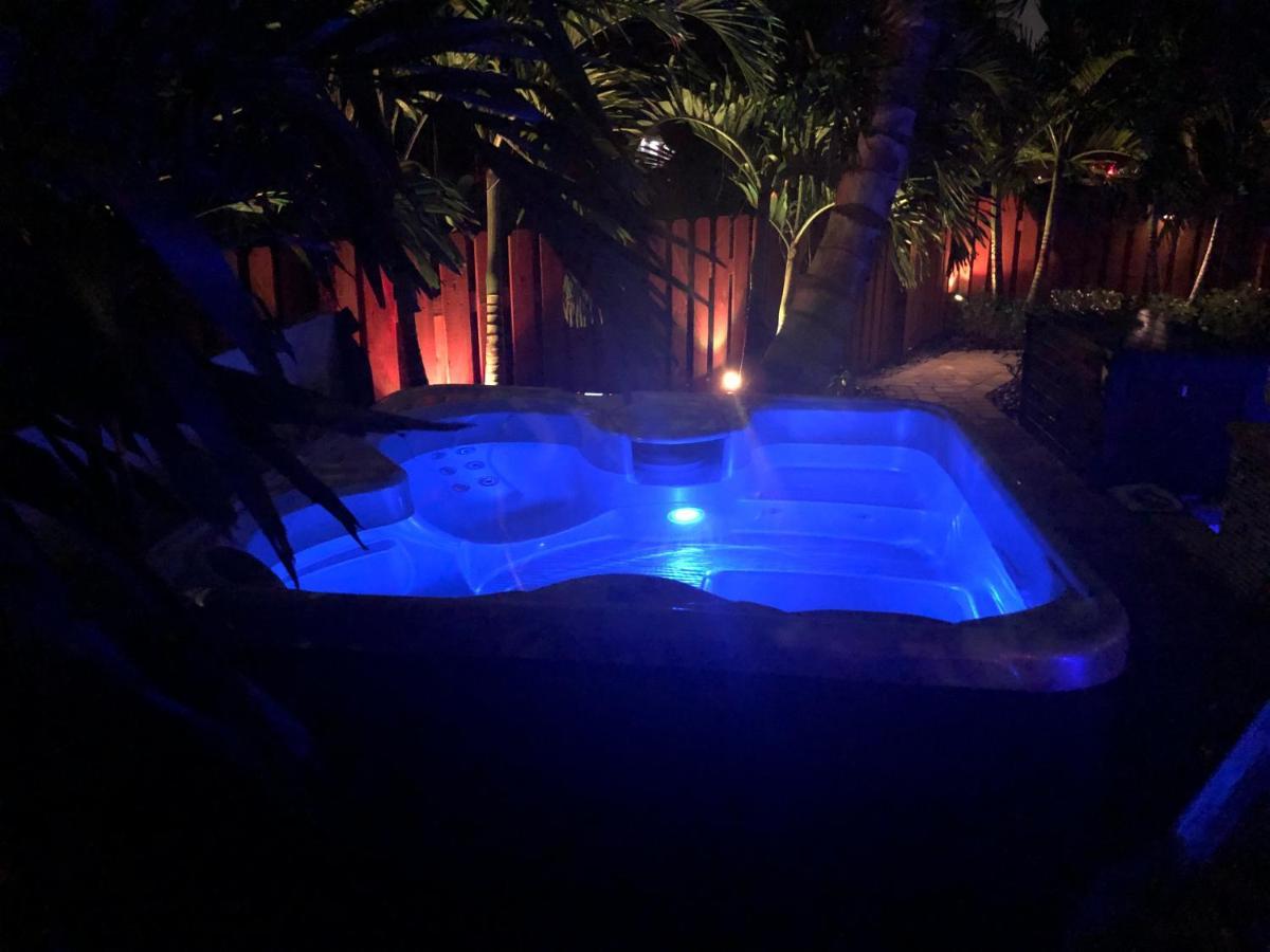 Billy'S Resort- Men Only - Solo Hombres Wilton Manors Exterior foto